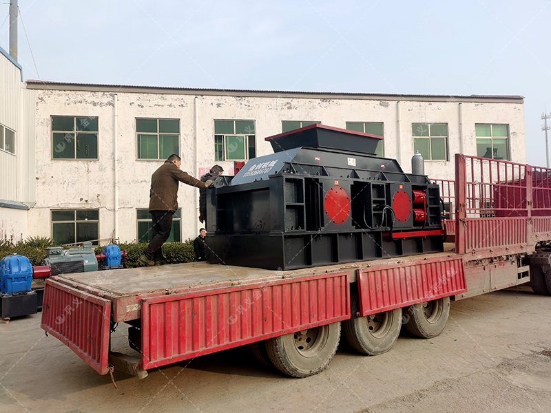 建筑用砂配置的液壓對輥制砂機多少錢一臺？