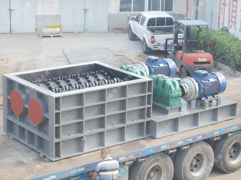 2PLF80/200強力分級雙齒輥破碎機發(fā)往山東淄博破碎煤炭