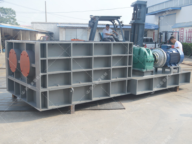 2PLF80/200強力分級雙齒輥破碎機發(fā)往山東淄博破碎煤炭