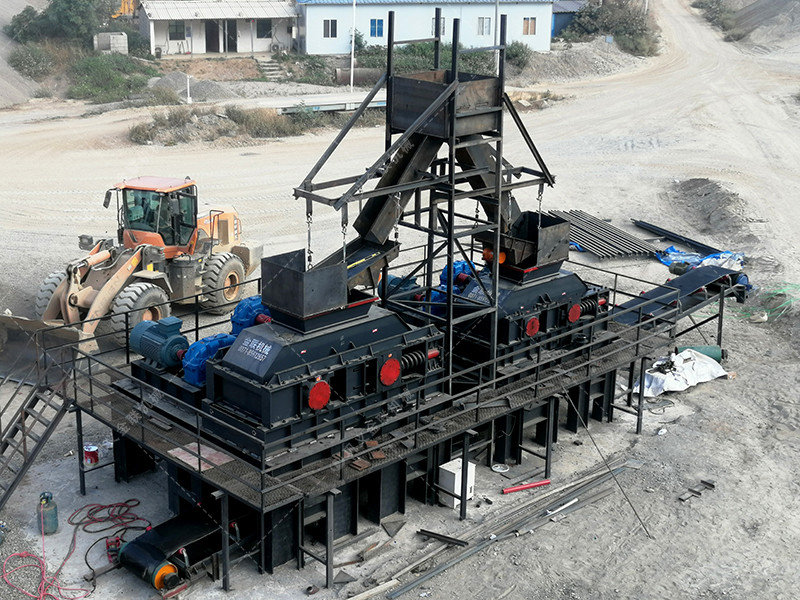 時(shí)產(chǎn)100噸瓜米石對(duì)輥制砂機(jī)有哪些型號(hào)？?jī)r(jià)格多少？